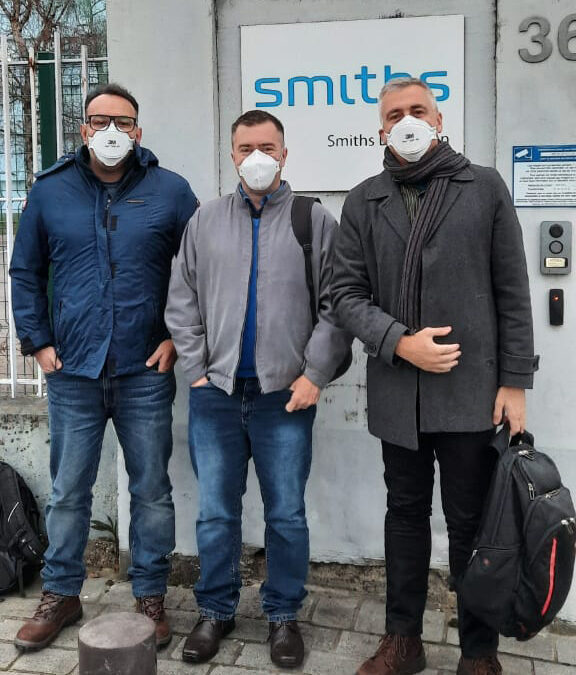 Comitiva da Aerotech visita fábrica da Smiths na França